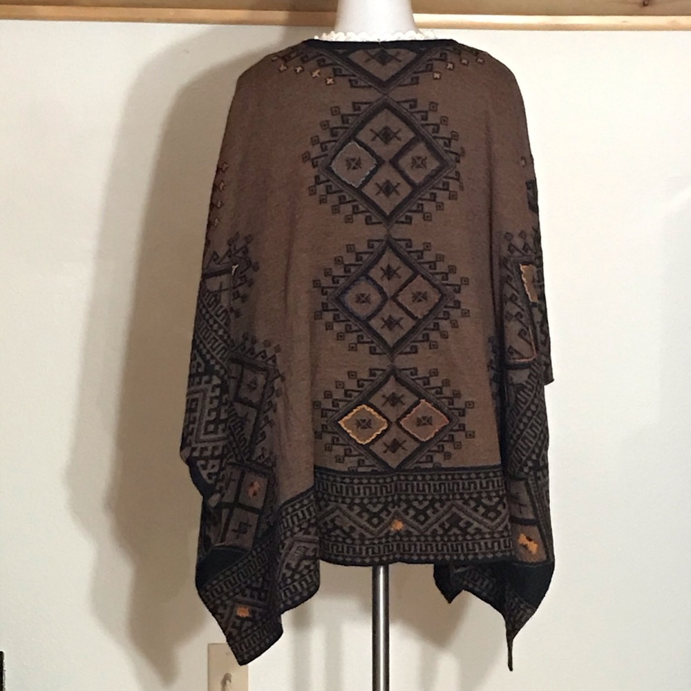 Exquisite Alpaca Pyramid Reversible Ruana **SOLD** - Picture 3 of 4